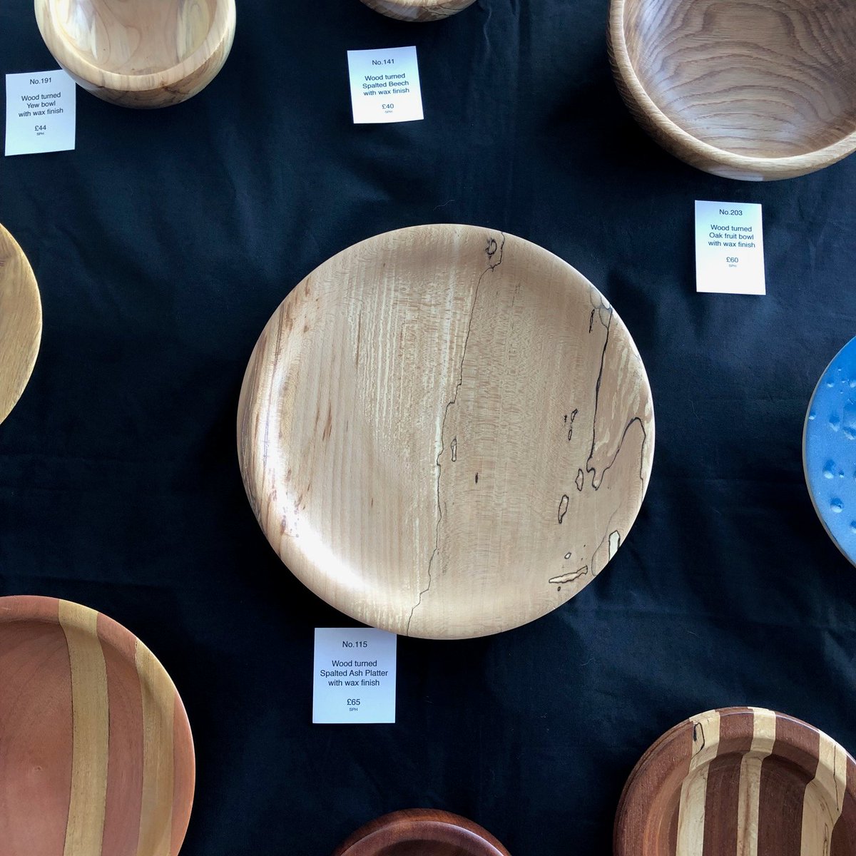 🎼On the fifth day of Affordable Artmas, Sun Pier House presented to me...

Floral, acrylic paintings by Abigail Elwell-Sutton &amp; Unique, hand-turned woodwork by visually impaired Artist Geoff Christie.

Open: Weds-Sat - 10am-4pm

#AffordableArtShow #SunPierHouse #RiverSideGallery