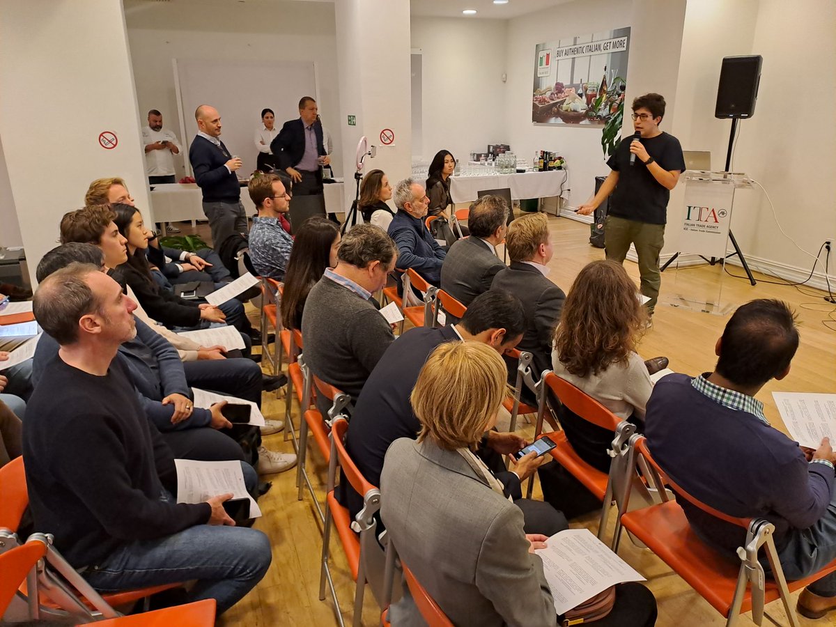 ITAstartup_'s tweet photo. In occasione del Demo Day, le 10 #startup innovative del #GlobalStartupProgram a New York 🇺🇸 hanno svolto i loro pitch finali davanti ad una platea di mentor, esperti e investitori locali, mettendo a frutto quanto appreso durante il percorso
#GSUP3
@ITAtradeagency
@ITANewYork https://t.co/SwegRcOl2u