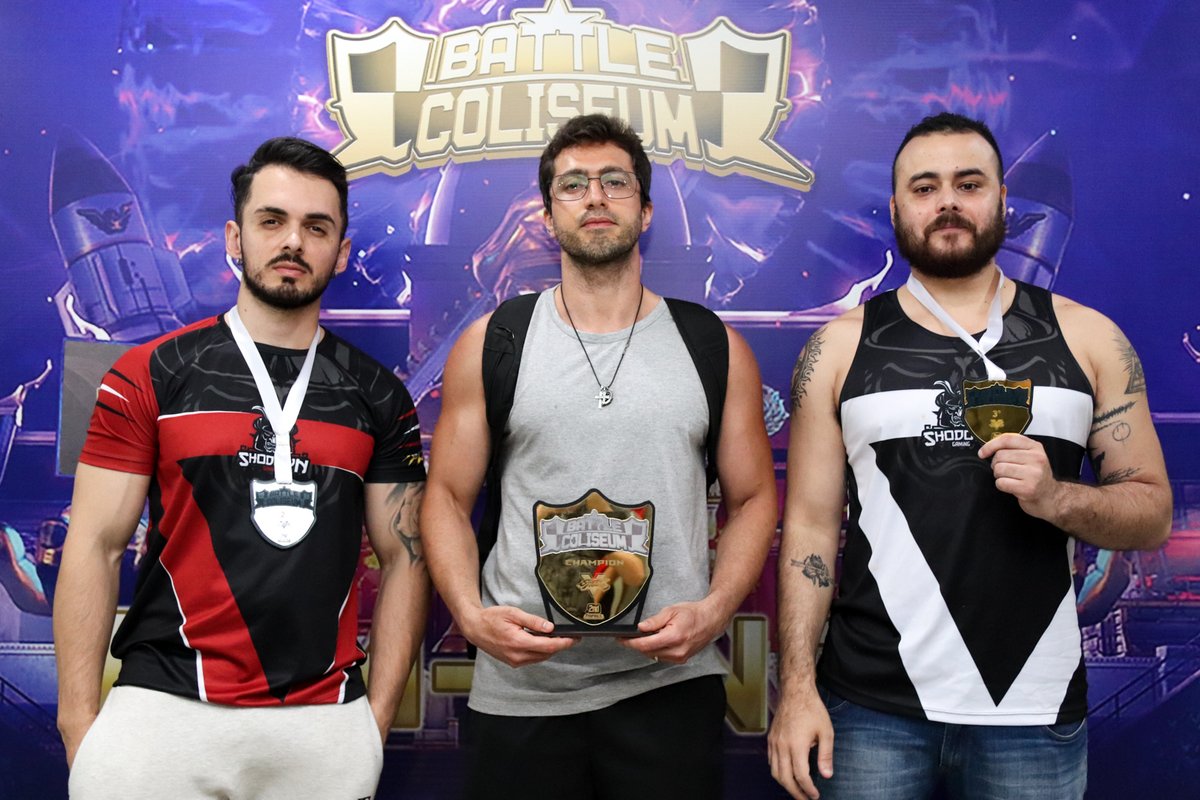 GirimbaTV's tweet photo. Bora começar as postagens do #BattleColiseum2022 😃📸

E vamos de Street V! O @brolynhoFGC escreveu mais um capítulo de sua bela história, superou uma difícil tabela pela Losers e se sagrou campeão em uma emocionante final contra o @bego_elton 

@fgcsaopaulo https://t.co/W3QevsW7mV