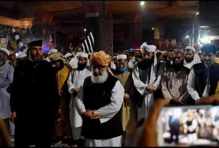 Maulana Fazlur Rehman
 🇵🇰✌️🇵🇰
 If he was a liar, he would not have been the head of 3 million respected scholars
#بلوچستان_مولانافضل_الرحمان_کا