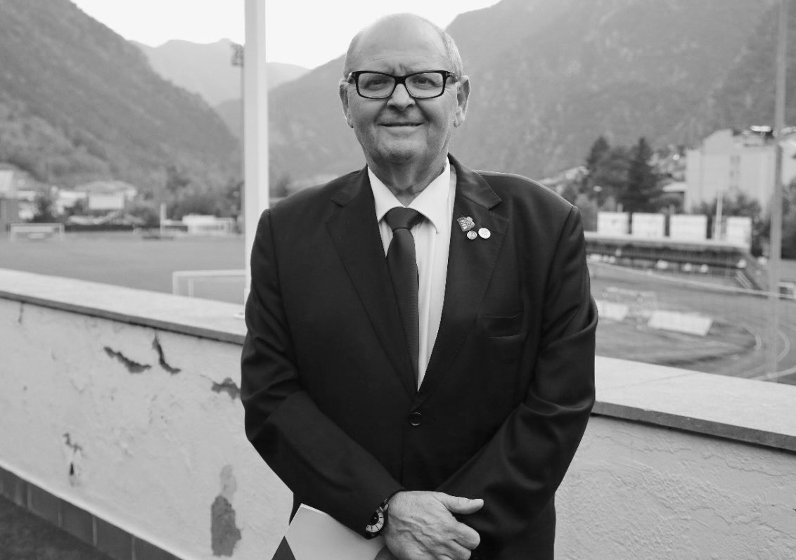 afafutand's tweet photo. La AFA lamenta amb enorme consternació la defunció de Víctor Santos , qui fora president de la Federació Andorrana de Futbol.

Volem expressar les més profundes condolences als seus familiars i amics. Condolences que es fan també extensives a la Federació i al FC Encamp. 

DEP.🕊️ https://t.co/DTSNdka9JL