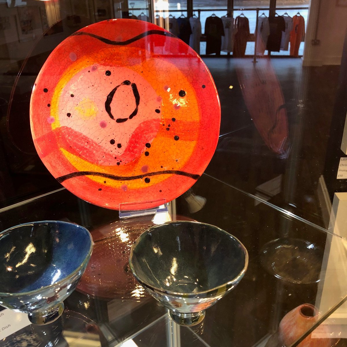 🎼On the Nineth day of Affordable Artmas, Sun Pier House presented to me...

A mixture of geometric, colourful, paintings and drawings by Marissa Mardon &amp; Figurative, ceramic sculptures by Carol Smith.

Open: Weds-Sat - 10am-4pm

#Medway #MedwayArts #KentArts #AffordableArtShow