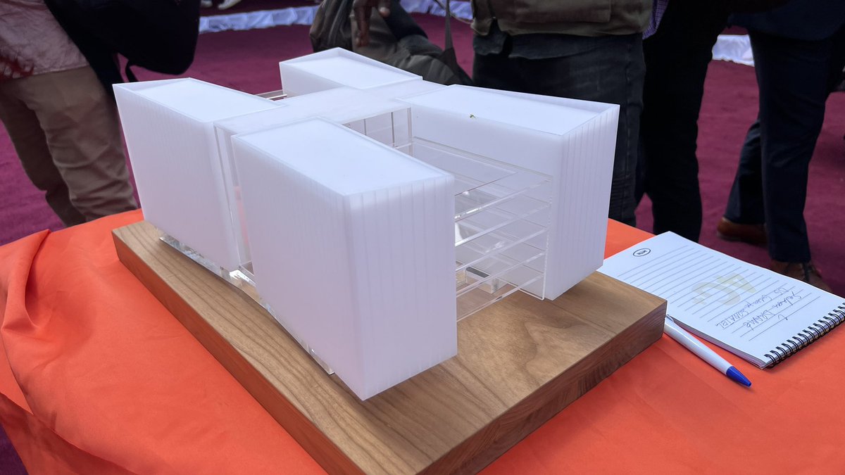 Kmed79's tweet photo. @orangeguinee_gn inaugure officiellement son #OrangeDigitalCenter et lance les travaux de construction de son nouveau siège social. Deux événements qui caractérisent son engagement et sa volonté à accompagner le développement socio-économique de la Guinée 🇬🇳 #ProudtobeOrange https://t.co/vyLxJZ3A0Q