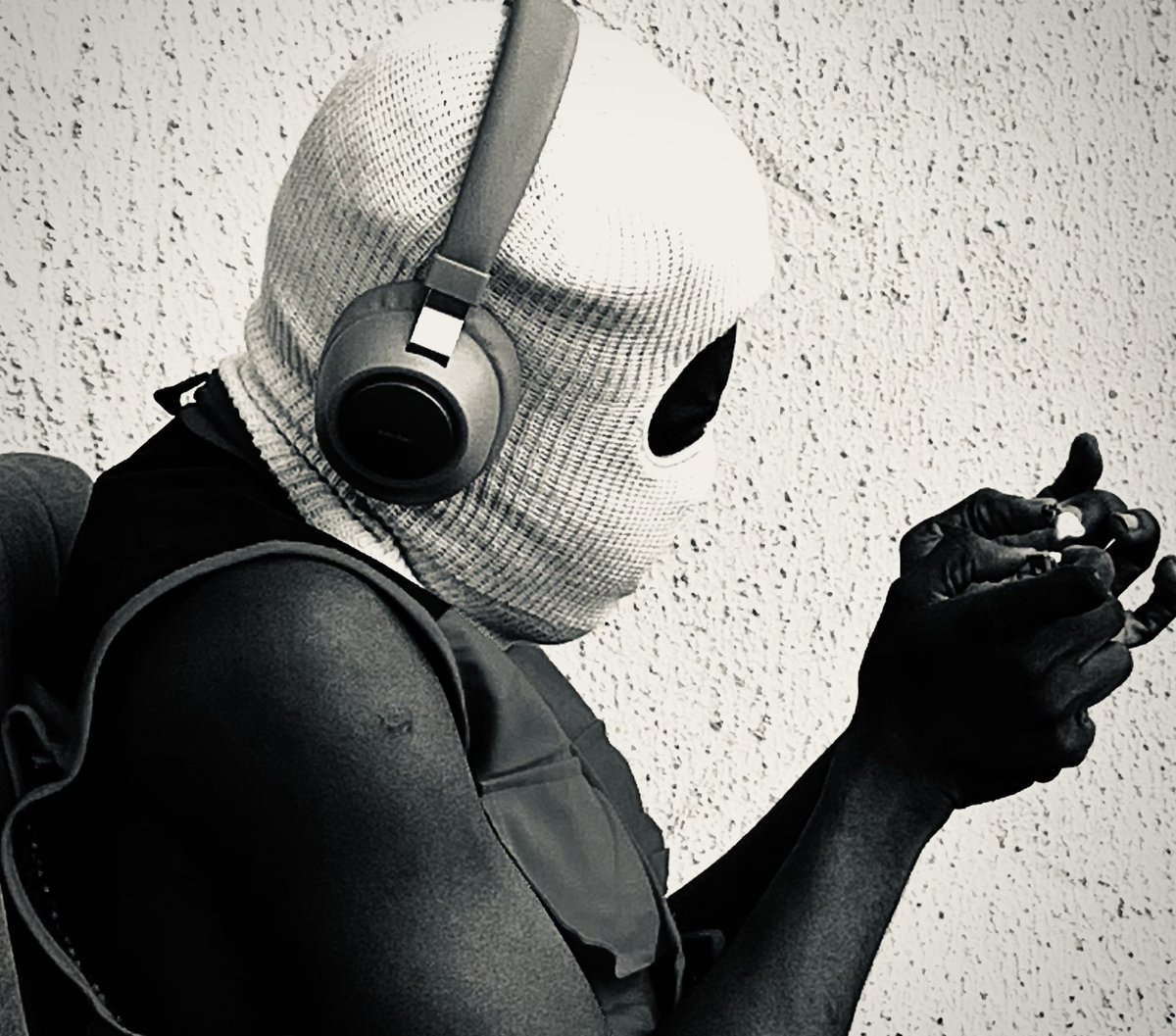 Pundit_mira's tweet image. My soul💡 is not for sale⚔️  but the devil keeps pricing💰 🤦🏽‍♂️ 

Joy adiro na my City, We fear only God, no one else including the devil 👹 

Right time to get the bag💼, selling fake soul to the Devil 😎

#starseed💫🕊  #godson #bigdevil