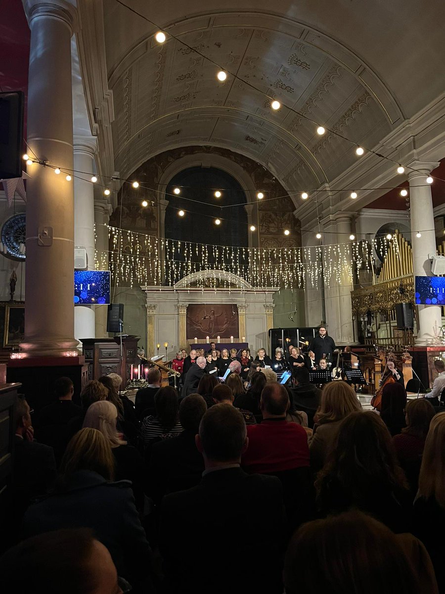 RWC_Worcester's tweet photo. We had a wonderful #festive evening of carols, mulled wine and networking last night at the #worcestershire Business Community Carol Service @LloydsBankBiz  @SMESolicitors @HW_Chamber @Worcs_Foodbank @WorcAmbassadors #WorcestershireHour https://t.co/8lRPzbTJsJ