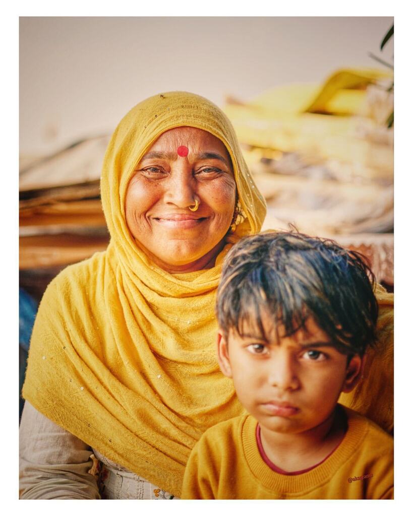 askaks's tweet photo. Mother &amp; Son… happiness 

Portraits from Banjara market - 7

#mother
#motherandson 
#smile
#love
#yellow
#story
#innocent 
#gypsy 
#streetportrait 
#life
#lifestyle 
#portrait 
#street
#streetphotography 
#fujifilm 
#xh2
#captureone 
#fujifilmxindia … https://t.co/lG8rs5oWBi https://t.co/Clej269max
