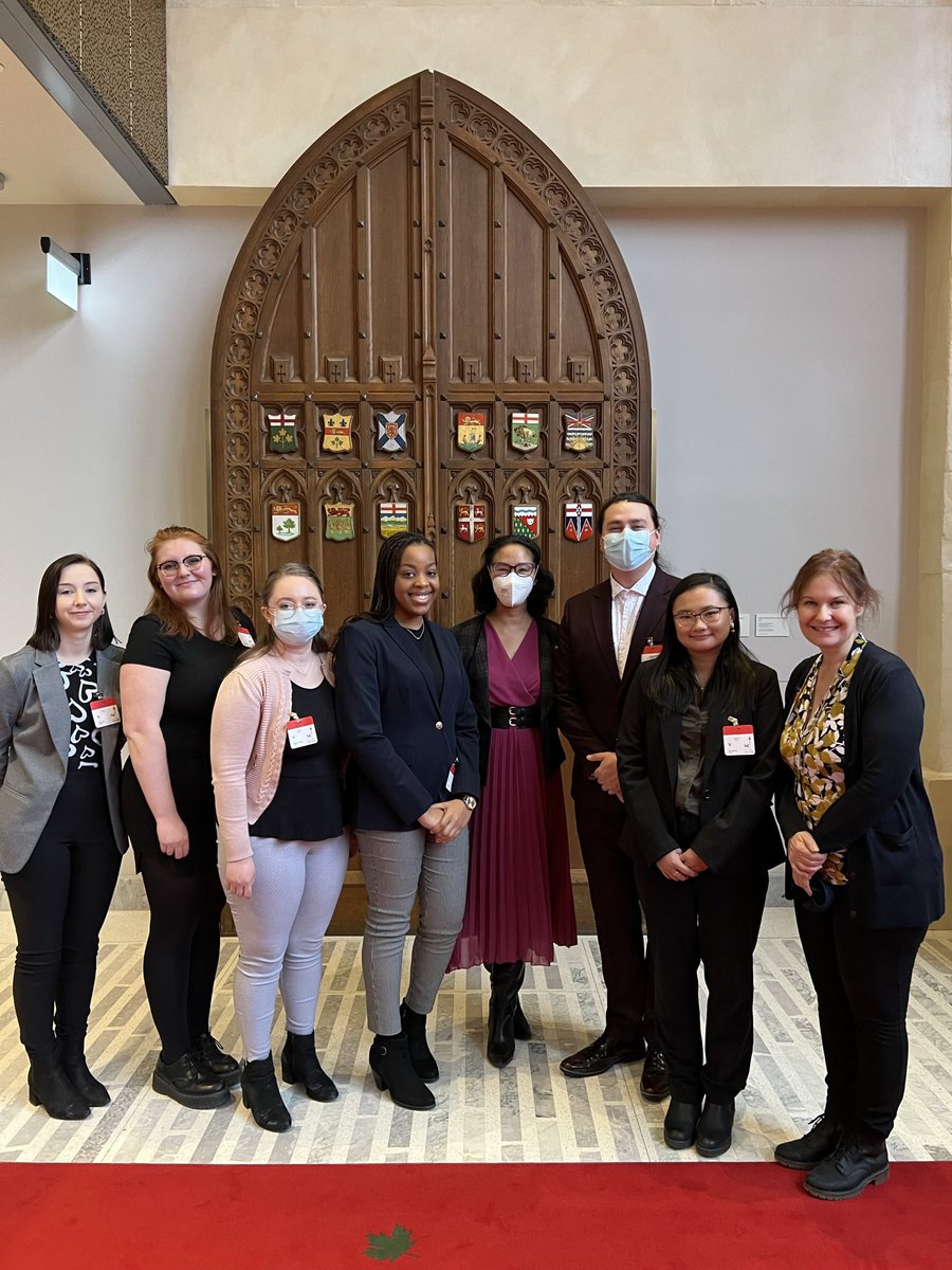 drgigiosler's tweet photo. Yesterday I had the pleasure of welcoming interns from the #Manitoba  Legislative Internship Program to @SenateCA 
Meet Alina Hart, Tayla Gudnason, Hannah Drudge, Cheta Akaluka, Dane Monkman, Bea Basaran &amp; Academic Director Prof Kelly Saunders
#mbpoli https://t.co/WLmgbY5Nrf
