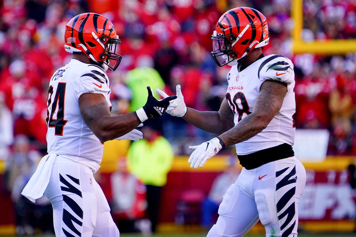 willie_lutz's tweet photo. Since Week 9, the #Bengals offense ranks 2nd in Rushing EPA and 3rd in Rush Success Rate.

In the same span, the #Browns defense ranks 25th in Rushing EPA and 28th in Rush Success Rate.

Time to feed Joe Mixon and Samaje Perine. https://t.co/NyakeC6PNa