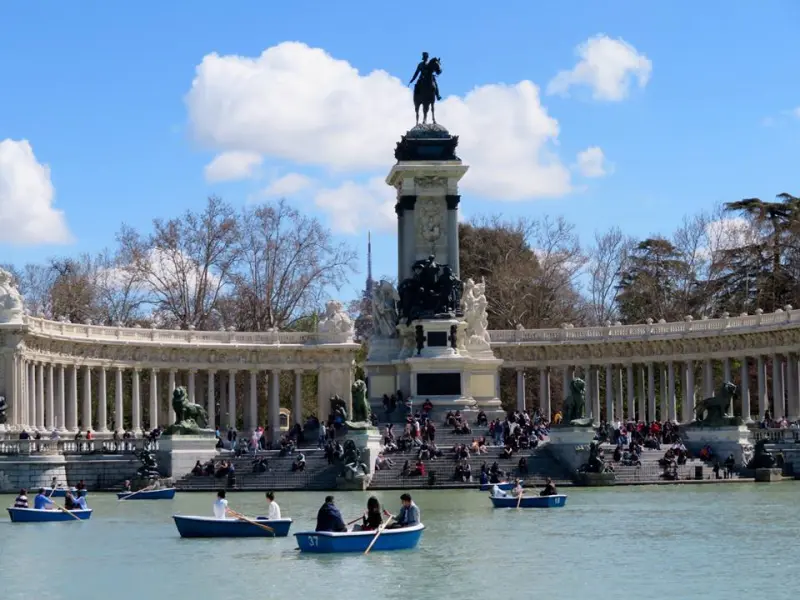 Have your dream study abroad semester in the city of fairytales 📚, stroll around Tivoli Gardens - the second oldest amusement park in the world 🎡 and get to see The Little Mermaid up close🧜‍♀️! 

➡️studyabroad101.com/cities/denmark…⬅️

#abroad101 #studyabroad #travel #copenhagen