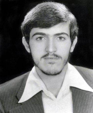 ولی دانشجوی واقعی "شهید آقا مهدی زین الدین" بود که تحصیل تو فرانسه رو ول کرد تا تو کلاس درس جبهه ها، امتحان های الهی رو پاس کنه!