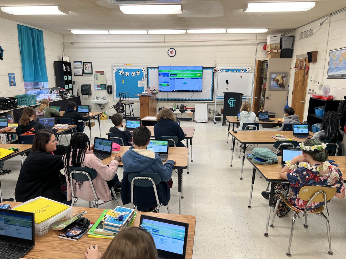 The Grinch Hour of Code happening at Chapel Grove <a href="/ITFsofGCS/">GCS Instructional Tech Facilitators</a>
