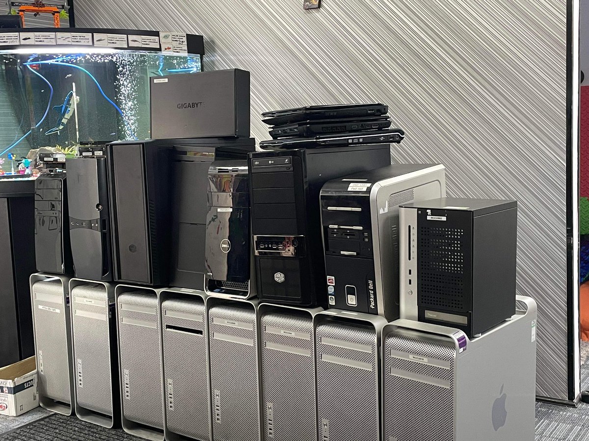 Geeks Room CIC (@geeksroomcic) on Twitter photo We wanted to give a big thank you to the officers at <a href="/WYP_Cybercrime/">West Yorkshire Police Cybercrime Team</a> for donating all of these PCs, laptops and PC hardware! Our students will have a great time taking these apart and bringing them back to life 🔨🪛 We wanted to give a big thank you to the officers at <a href="/WYP_Cybercrime/">West Yorkshire Police Cybercrime Team</a> for donating all of these PCs, laptops and PC hardware! Our students will have a great time taking these apart and bringing them back to life 🔨🪛