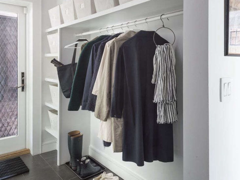 KernHillFurn's tweet photo. If you live in Canada, you know that the dreaded cold winter comes with trekking snowy, wet boots into your freshly, cleaned house. To keep your floors shinny and clean, here are some quick fixes to ensure that these puddles stay outside of your house: https://t.co/P344kYg8u8 https://t.co/s1d4nXh56y