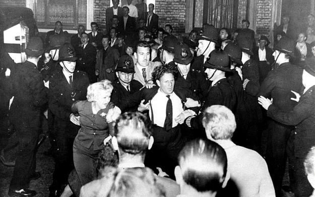 commapress's tweet photo. #OnThisDay in 1948 #HMTEmpireWindrush arrived at Tilbury docks. Invited Caribbean migrants faced hardship and discrimination that lasted for decades.

Read about The Notting Hill Race Riots (1958) in @karline_smith 'The Whistling Bird'. Out now in Resist:

https://t.co/dK6mjLmOTk https://t.co/l0h1Sbzpfd