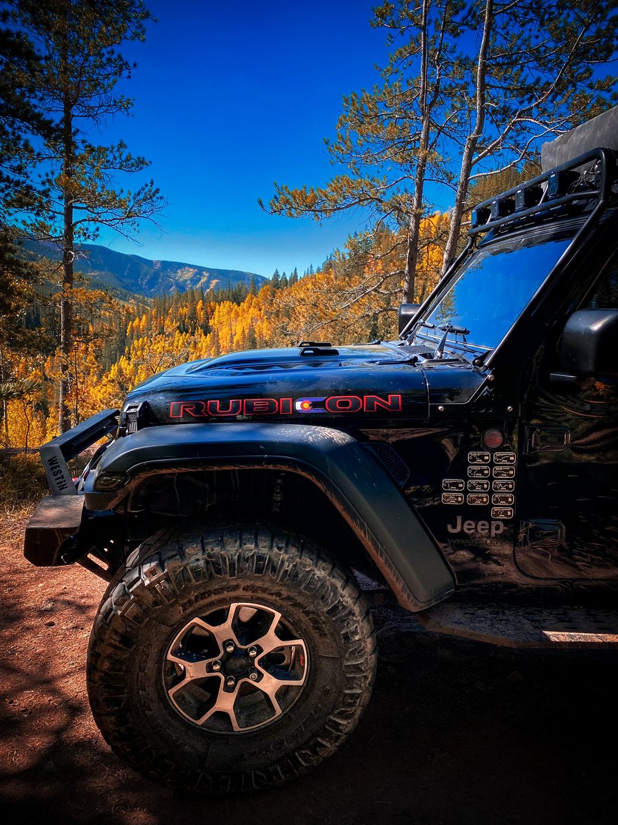 Of all the paths you take in life, make sure a few of them are dirt ⛰️

#camping #offroad #dirtroad #fall #colorado #jeep #jeepwrangler #jeeplife #jeeprubicon #jeeplove #jeepnation #wheelwednesday #nittotires #jeepbadgeofhonor #frontend #mountains #mountainlife #coloradolife