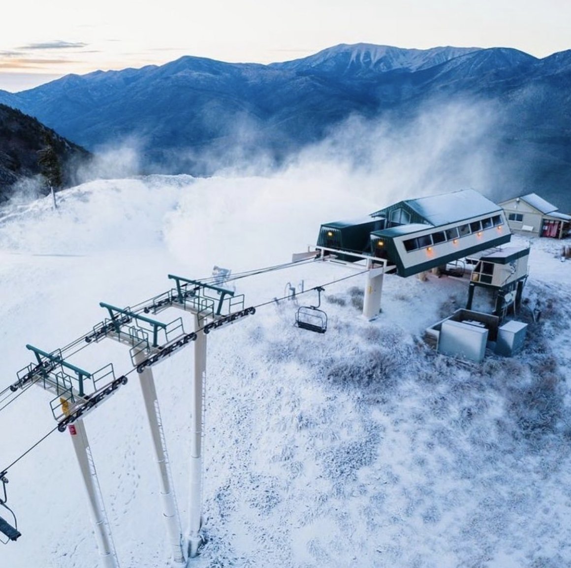 Snow season is here! Get your season passes to Big Bear Mountain Resort before December 9th to save up to $80 and experience alpine good times all winter!

📸: <a href="/visitbigbear/">Big Bear CA</a>
📍: Big Bear, CA⁠⁠