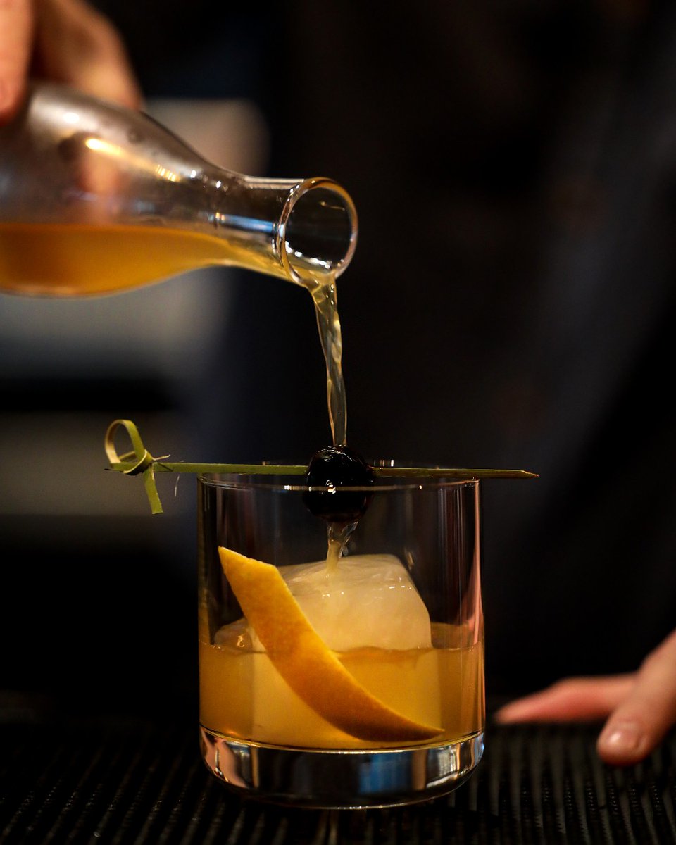 'Tis the season to grab a few cocktails! 🍸 
#EatAtARLO