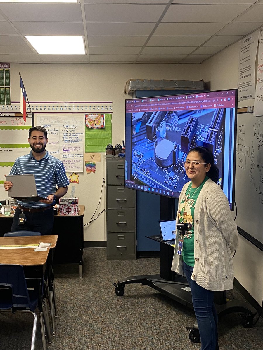 MrVillatoro6's tweet image. Another great night teaching parents! Ending the semester with computer troubleshooting. 💻⌨️ @IrvingISD @IISDTechService @AELIrvingISD Thank you for having us! We hope to work with more parents very soon!! #IISDTech