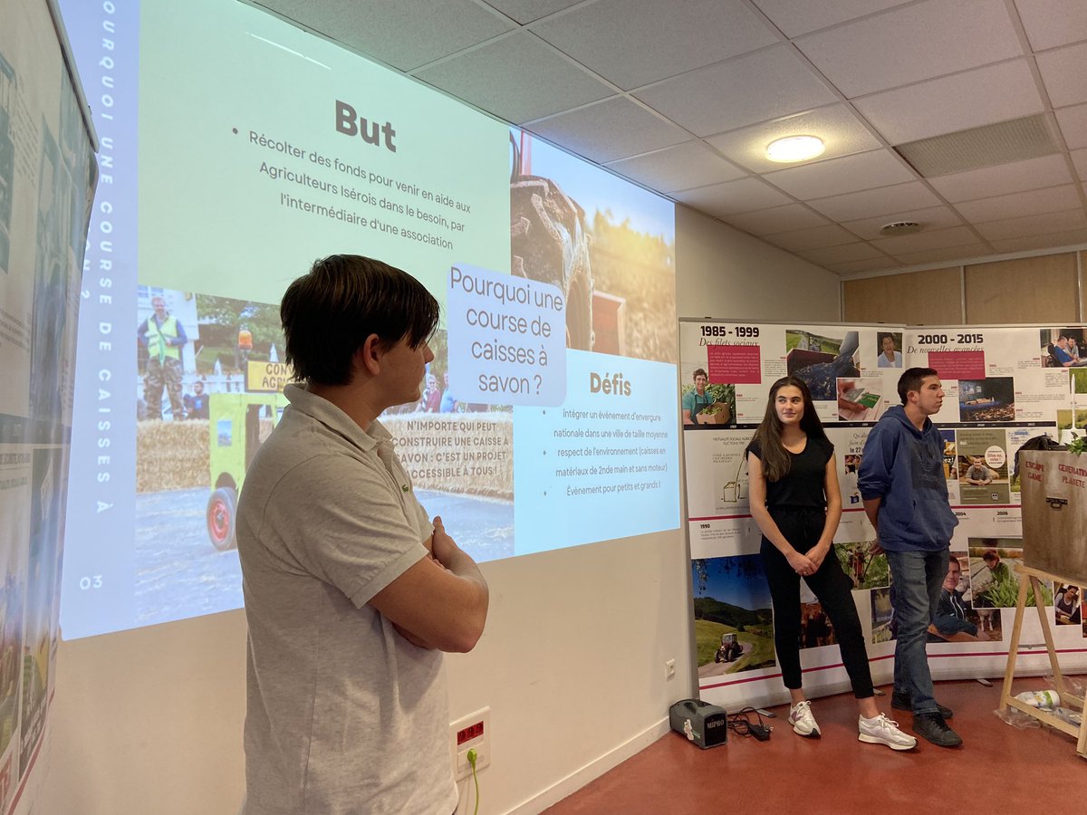 msa_adn's tweet photo. #jeunes #apj
Retour en #isere pour le projet 5️⃣ : Course de caisse à savon. C’est en force que nos jeunes lycéens de #LaCoteStAndre sont venus défendre leur projet 💪 Un événement festif pour développer le lien social en milieu rural et pour soutenir les agriculteurs en détresse. https://t.co/mX0xIwUOO7