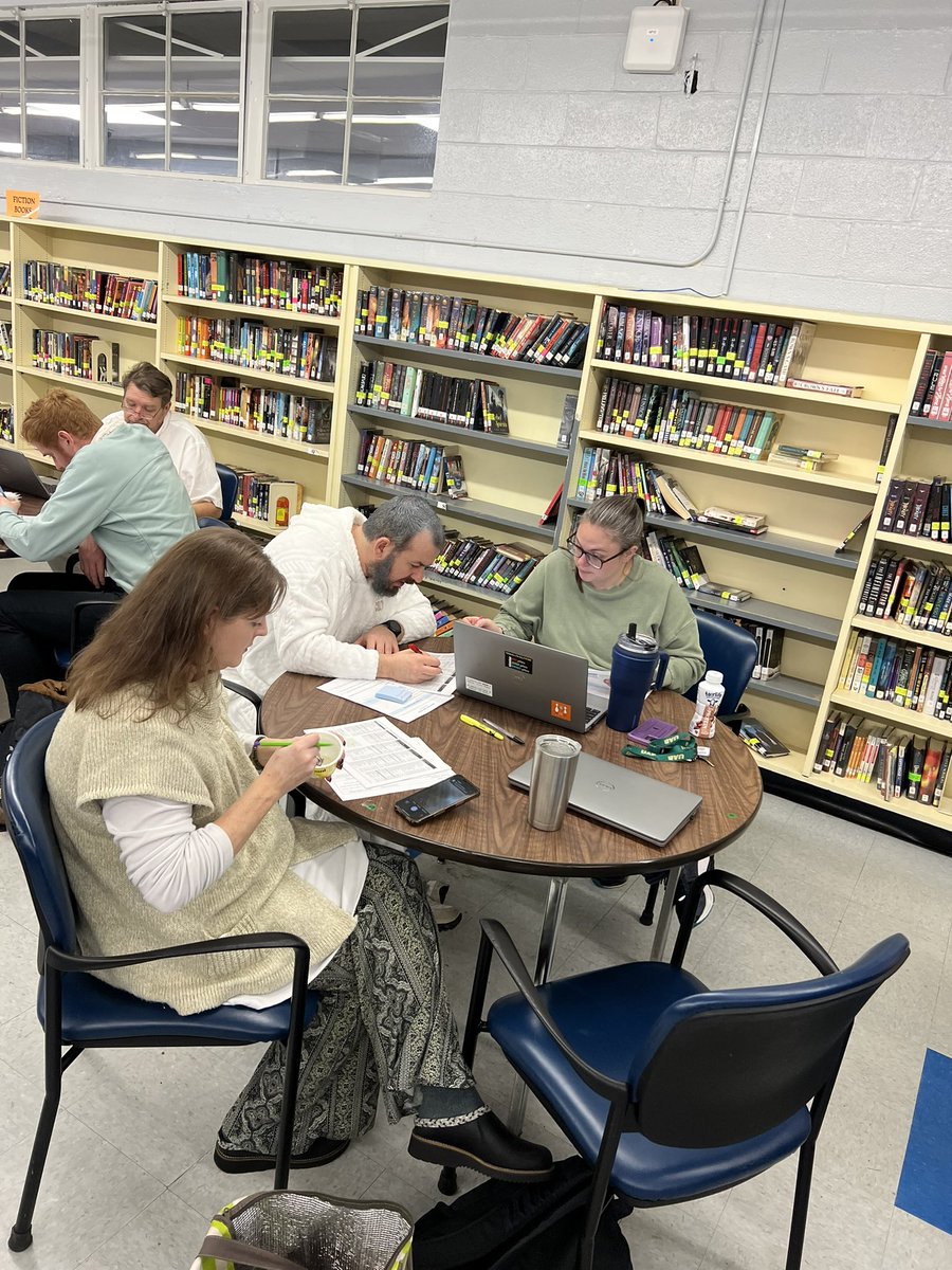 FultondaleHigh's tweet photo. Diving Deep into John Hattie’s work in our FHS Weekly PLC this morning! @JEFCOED @LeslieCRichard2 @Jefcoed6_12 https://t.co/hJQlctWQQk