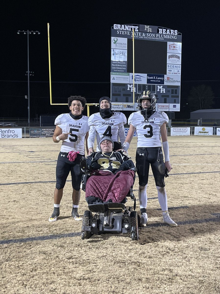Great season with my brothers going 13-2. Very blessed that God allowed me to overcome many battles over the offseason and allowed me to have an awesome season despite missing almost 4 games. Back to work, Offseason starts now <a href="/Zach_Pink4/">Zachary Pinkerton</a> <a href="/ConnorPinkerto3/">Connor Pinkerton</a> <a href="/DraughnFB/">Draughn Football</a> <a href="/CoachHines18/">Coach Hines</a>