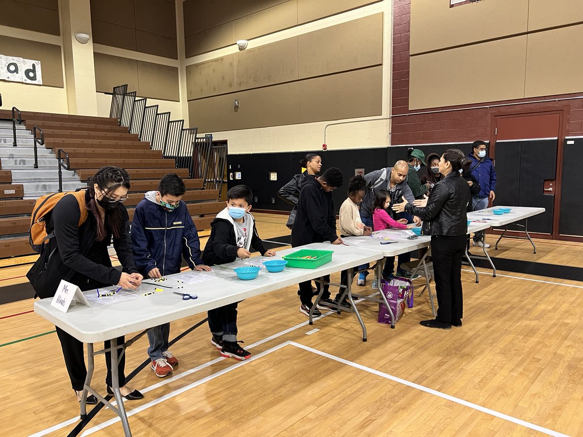 gdiazz's tweet photo. @MrDAlcala @baltierra005 @mrsvroque @teachnwturnbull @BillLassiter @mrlenaburg @mrs_lmunoz @chaix_mike Great work @MrDAlcala and team. Our @CucamongaSD familes enjoyed an evening of coding and fun. https://t.co/afqO2vfLm3
