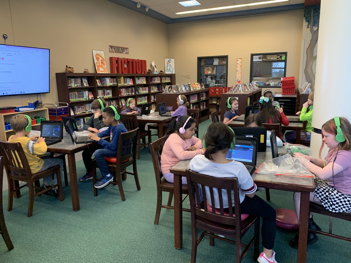 3rd grade is doing a little computer coding this morning. #hourofcode <a href="/bristowelem/">Bristow Elementary</a> <a href="/MrsHBG/">Jackie Hawkins</a>