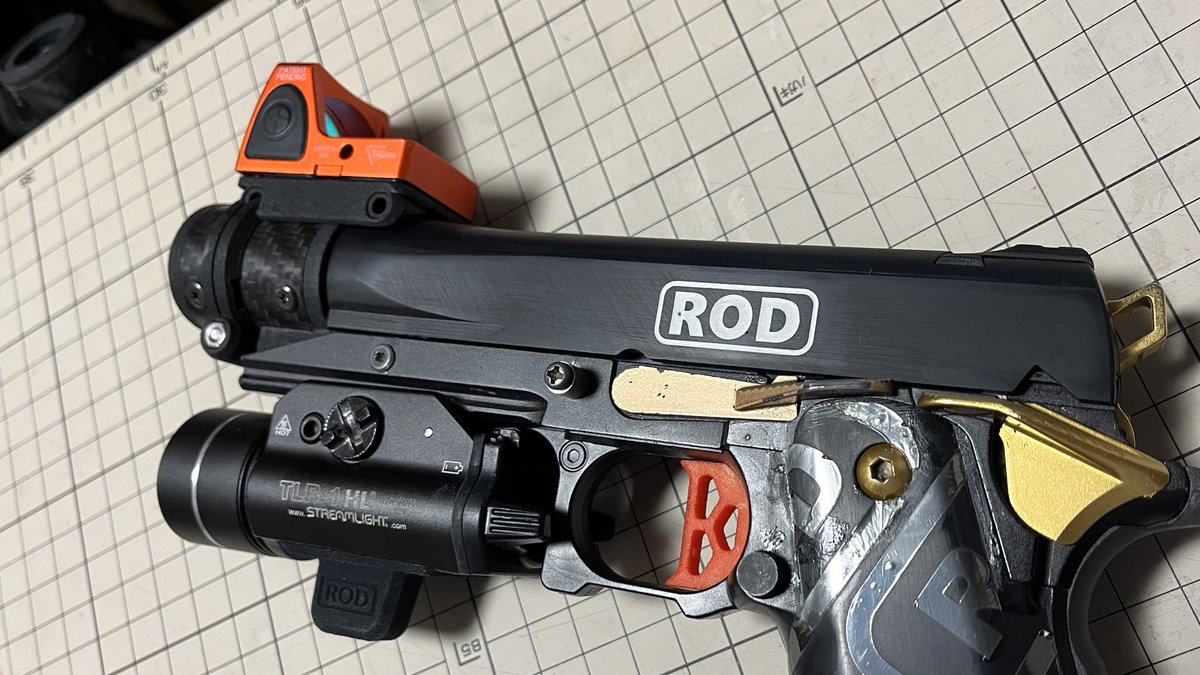 ROD技研のハンドガード一体型カーボンアッパーG&G用 マルイプロ
