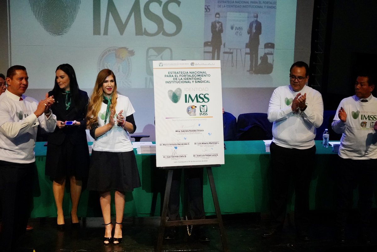 Tu_IMSSGto's tweet photo. Arranca en #IMSSGuanajuato 💚 la estrategia nacional para el fortalecimiento institucional y sindical: #IdentidadIMSS, fortaleciendo el buen trato y respeto a los derechos humanos, impulsar la igualdad de género y ética, transparencia y responsabilidades administrativas. https://t.co/f6tspna4vm