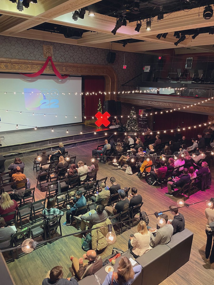 Day 2 at #DesignLeadership Summit by <a href="/WeAreDesignX/">DesignX Community</a> 🙌🏼 <a href="/DesignSingh/">Preet Singh</a> is kicking off the day. Looking forward to another day of interesting talks, networking &amp; breakout sessions 🤩