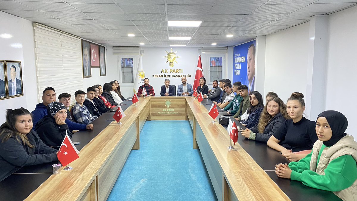 AvYusufbilgili's tweet photo. Gençlik kolları teşkilatımızın Yeni seçmen birim toplantısına katıldık. 

Türkiye Yüzyılı Gençliğin Yüzyılı Olacak.🇹🇷 https://t.co/r7N4msgopk