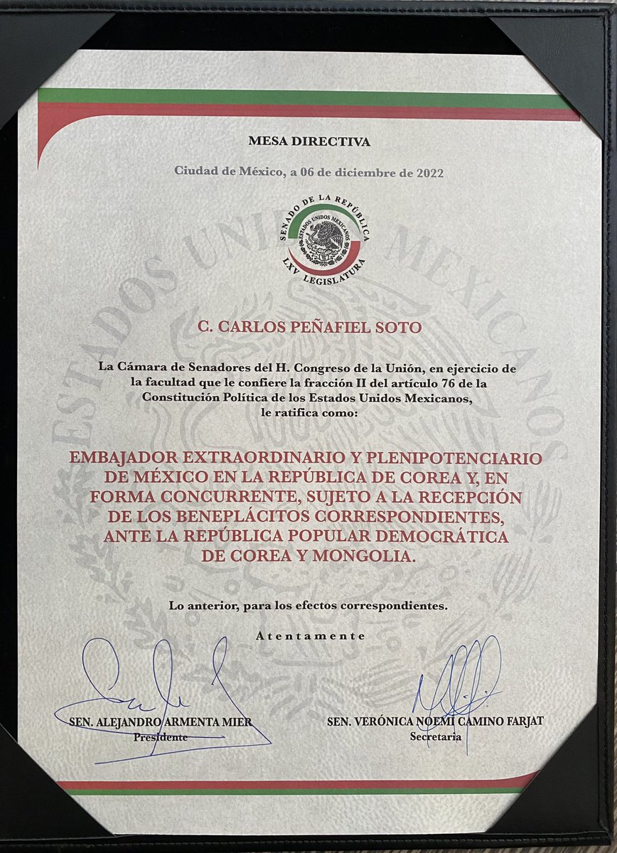 carlospenafiels's tweet photo. Agradezco al @senadomexicano la ratificación del nombramiento como Embajador de #México en 🇰🇷 concurrente ante 🇰🇵 y 🇲🇳 ; con el que me honró el Presidente @lopezobrador_ con apoyo del  Canciller @m_ebrard @CMorenoToscano1 @HVasconcelos_ @Corasenadora1 

@EmbaMexCor @SRE_mx https://t.co/ih5uk86io5
