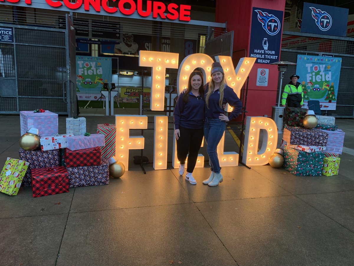CoolrayService's tweet photo. The Coolray team in Nashville is already making a big impact in the local community!

We were proud to be a part of yesterday's Toy Field event at @NissanStadium, benefiting The @salvationarmy's Forgotten Angel Program. 🎁 https://t.co/NY4TZ4cjbh
