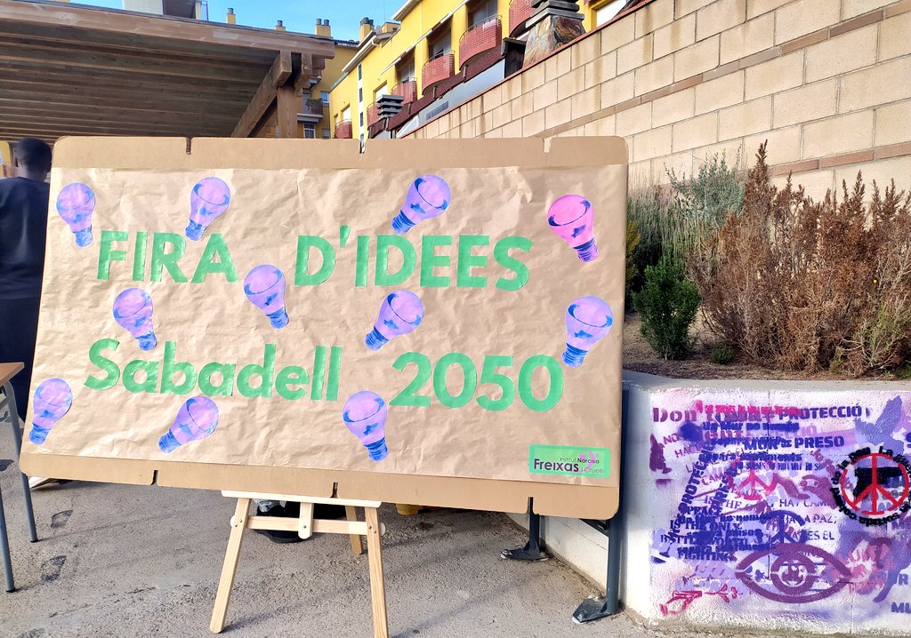 nuriaperezlope3's tweet photo. Quin goig la fira del #projecte #transversal
#Sabadell2050 
És tan significatiu per l'alumnat que vingui gent de fora a veure'ls..! Multiplica l'aprenentatge per 2 o més 🤩!
Moltes gràcies públic! https://t.co/62O0G4GQNX