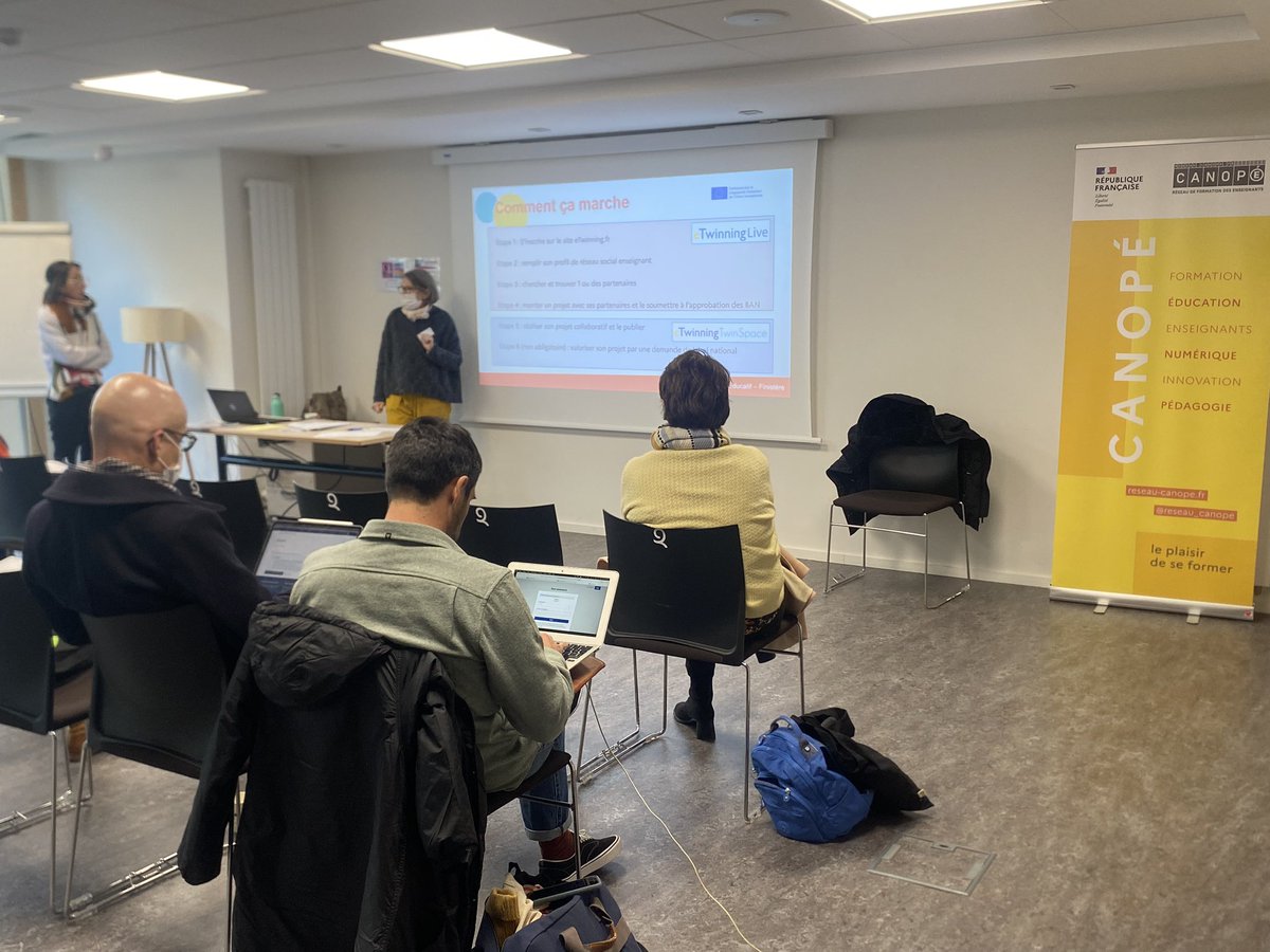 ThibeauPauline's tweet photo. #tne @finistere_29 Atelier 6 : projets de classe européenne : découvrez le dispositif #eTwinning @eTwinningFrance Comment et pourquoi se lancer dans un projet avec d’autres établissements en #europe ?L’intérêt du #modeprojet avec le #numérique dans sa pratique pédagogique. https://t.co/ZntDuIwjeG