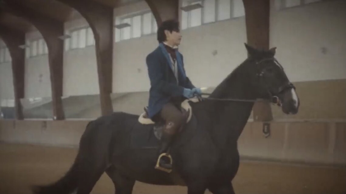 vanteficient's tweet photo. equestrian taehyung is my favorite concept https://t.co/6c8bIYG7H3