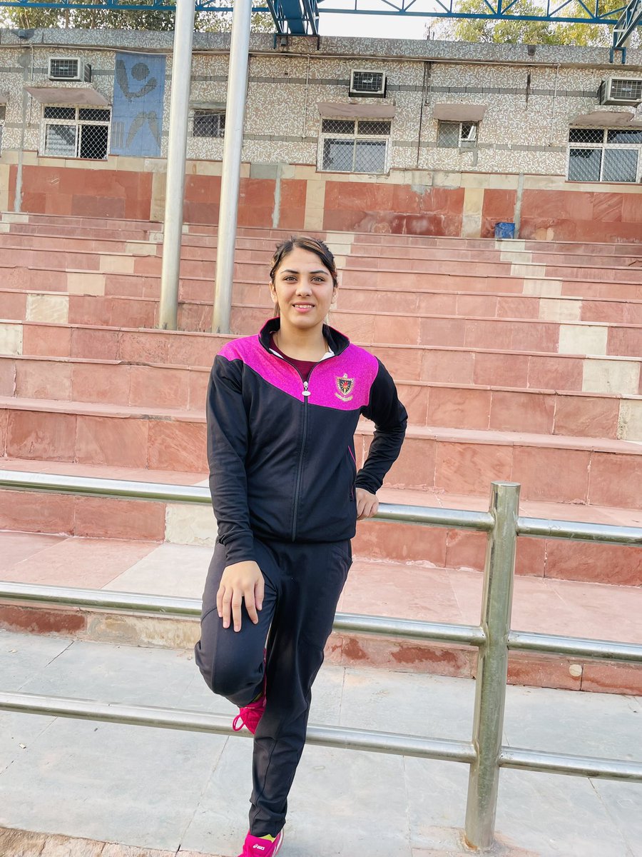 jyotiguliaboxer's tweet photo. Love me for who I am - not what other want me to me #lovemyself #happyfaces #burself #Photooftjeday #livelovelaugh https://t.co/OMGCh3zQru