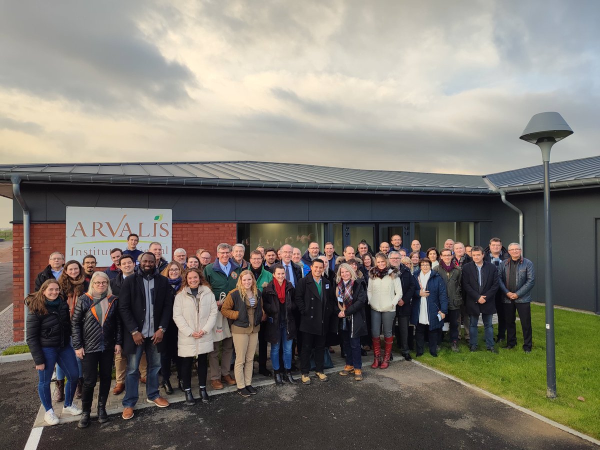 [EN DIRECT] Visite de la station de recherche et d'expérimentation d'<a href="/ArvalisHdF/">ARVALIS Hauts-de-France</a> par une délégation américaine 🇺🇸, à l'invitation de la <a href="/EUAgri/">EU Agriculture🌱</a> 🇪🇺
Au menu 👉 #innovation #numérique #biocontrole #céréales #pommedeterre #lin #phénotypage

<a href="/Agri_Gouv/">Ministère Agriculture et Souveraineté alimentaire</a> 🇫🇷 <a href="/USDA/">Dept. of Agriculture</a>