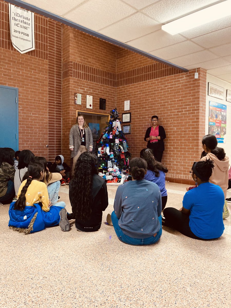 ⁦⁦⁦<a href="/FletchersSrPS/">Fletcher's Creek Sr. PS</a>⁩ ⁦<a href="/PeelSchools/">Peel District School Board</a>⁩ #SockDrive - students have collected over 1300 pairs of socks - how inspirational when students come together for a cause that makes a positive impact on the larger community! Thanks to Ms. Monaghan for this initiative
