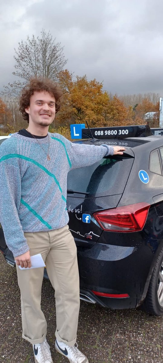 SimpelSam's tweet image. Rijbewijs binnen 🕺🕺