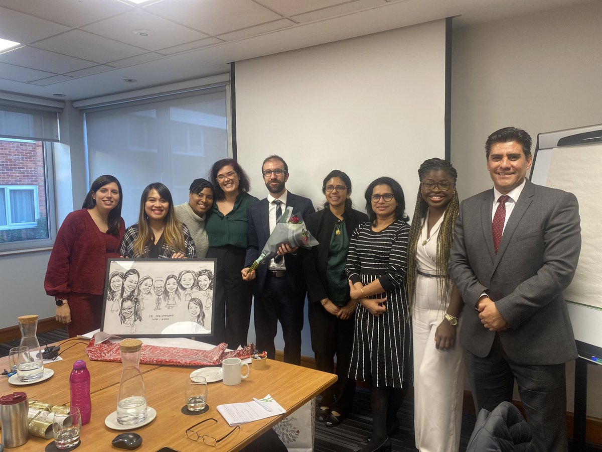 NurseLouCavallo's tweet photo. So proud of @olufunmiajose and Rizza Cadiz our international fellows on completing their 18 month programme. ✨ I am so proud of all you have achieved . Such a fantastic day celebrating all of the fellows in the south east region. @sashnhs @stefpoc  @NHSsoutheast https://t.co/X0Ed7klHIe