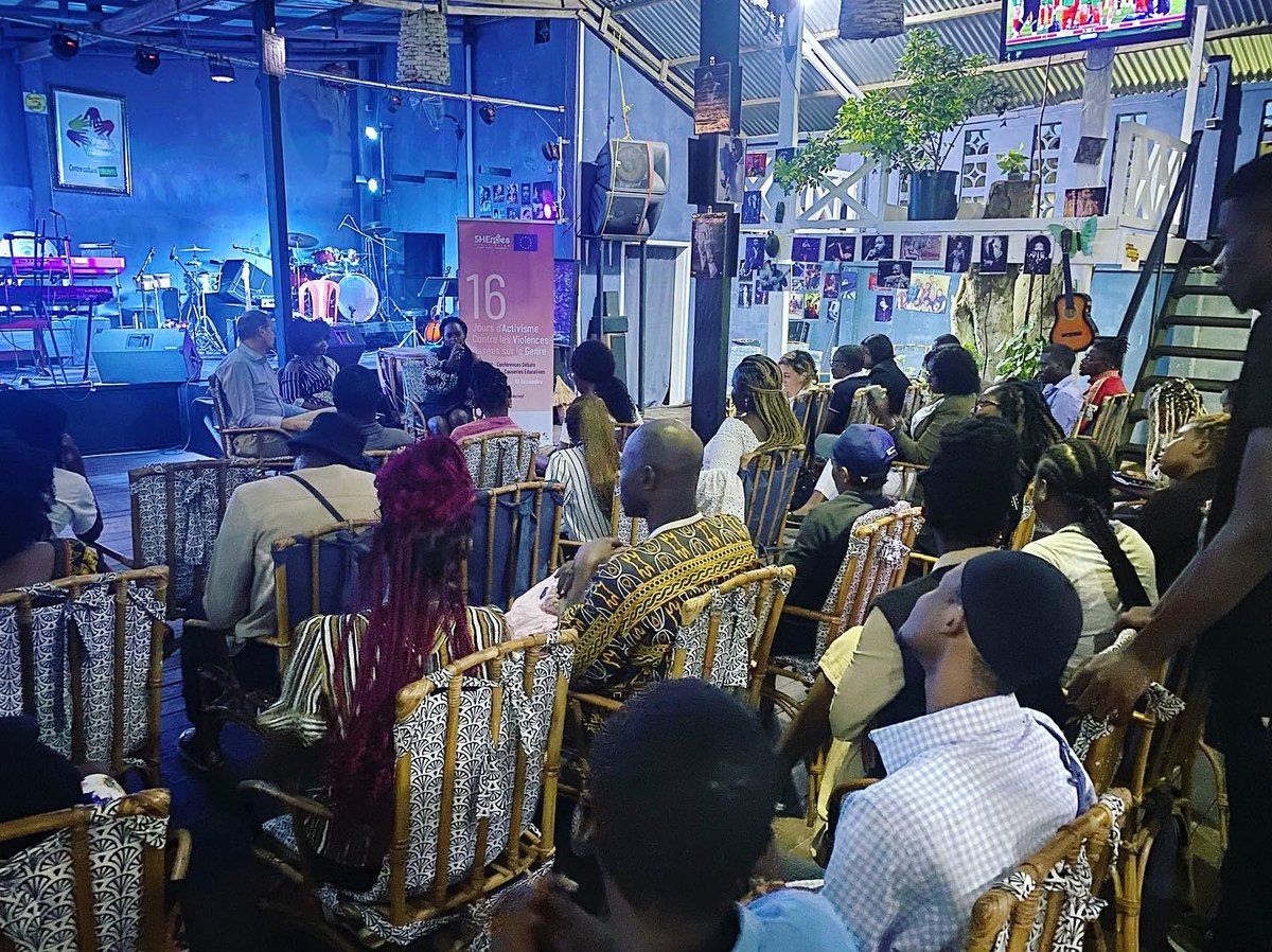 Merci infiniment aux Femmes Braves qui ont brisé le silence hier. En parler ça AIDE, en parler ça GUÉRIT, en parler ça SAUVE.
Parce #CeNestPasNormal d’être victime de violences conjugales, physiques ou psychologiques #BreakTheSilence #StopViolence <a href="/UEauCameroun/">L'UE au Cameroun et pour la Guinée équatoriale</a> <a href="/SHEroesAsso/">SHEroes Association</a>