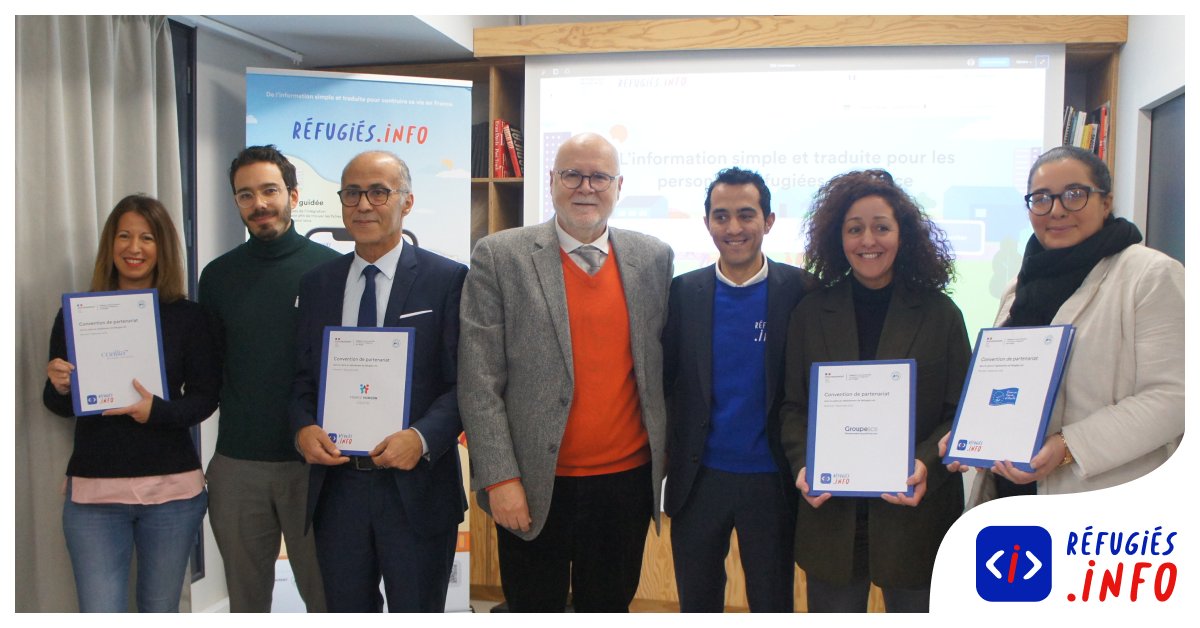 [Signature partenariats nationaux 🤝]

Aujourd’hui, le préfet @AlainRegnier_ de la <a href="/DIRefugies/">Diair - Accueil et intégration des réfugiés</a> a formalisé quatre partenariats avec @Coallia, <a href="/_FranceHorizon/">France Horizon</a>, <a href="/Franceterdasile/">France terre d'asile</a> et <a href="/GroupeSOS/">Groupe SOS</a> pour le déploiement national de réfugiés.info.
