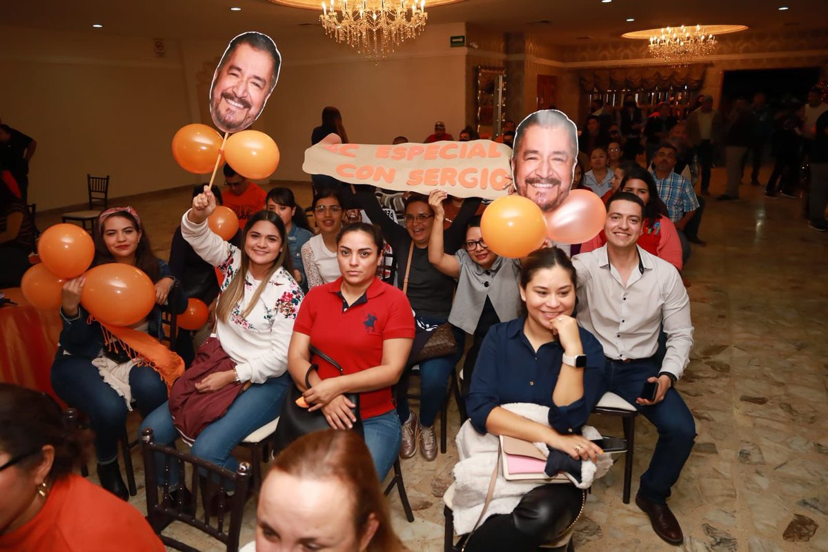SergioARmzM38's tweet photo. Agradezco enormemente a mis compañeras y compañeros de nuestra #RegiónCentro quienes me acompañaron en el Gran Cierre de Campaña.

¡Estamos a días de las victoria! 

Juntos haremos historia y lograremos un sindicato horizontal. https://t.co/jxUCMxYeYf