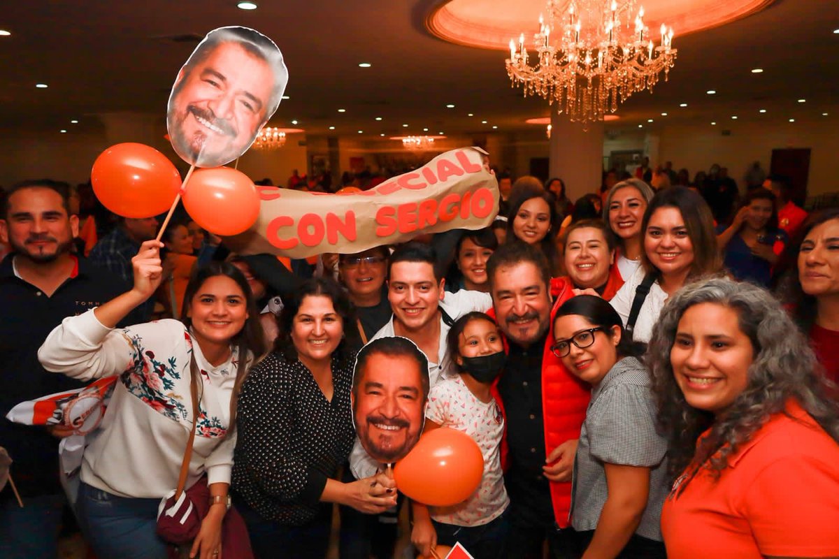 SergioARmzM38's tweet photo. Agradezco enormemente a mis compañeras y compañeros de nuestra #RegiónCentro quienes me acompañaron en el Gran Cierre de Campaña.

¡Estamos a días de las victoria! 

Juntos haremos historia y lograremos un sindicato horizontal. https://t.co/jxUCMxYeYf