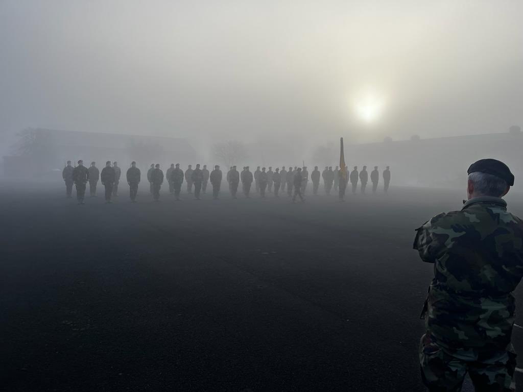 The unit prepared for an upcoming ceremonial event this morning, under the watchful eye of the CO. #Infantry ⁦<a href="/1Bde_Official/">1 Brigade 🇮🇪 Defence Forces</a>⁩ ⁦<a href="/DFPRB/">DF Public Relations Director #BeMore</a>⁩
