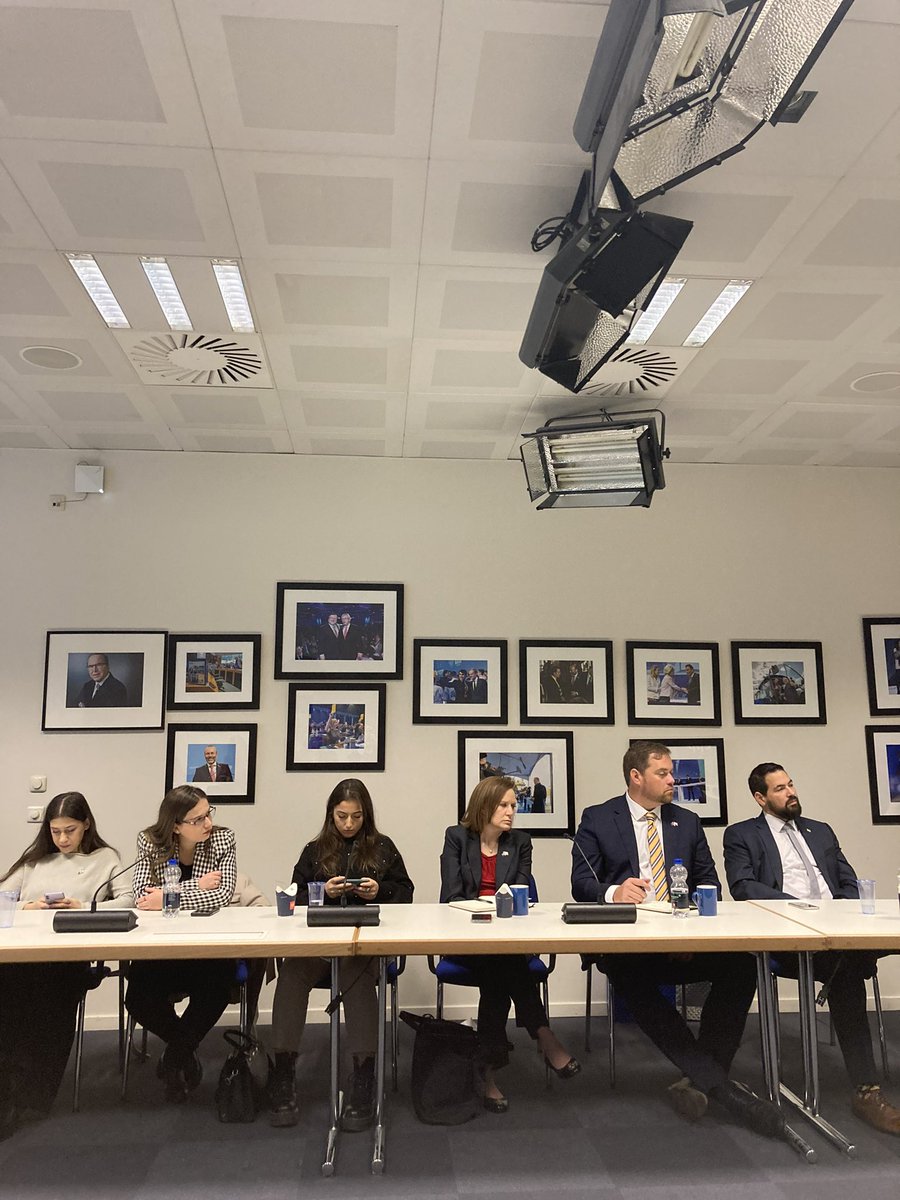 WeAreEDYN's tweet photo. #PoliticalTwinningTrip 
With 🇪🇺Ajla Hotic &amp; @JuliaZalutskaja from @EPP, @ACYPL #acyplEurope &amp; #EDYN were learning about their party’s historic foundation, ideology, current main policy areas, and challenges ahead. Thank you for having us!💛 https://t.co/48LYXrrcF0