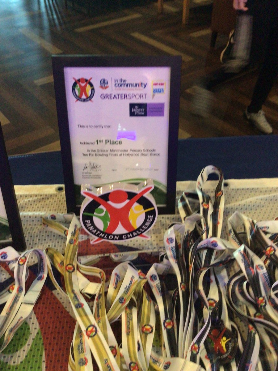 CraigVic1973's tweet photo. What a Festival of TenPin Bowling this morning! Greater Manchester @GreaterSport champions @higherfpschool Celebrated with Commonwealth Gold Medal Athlete @nathanmaguire2 As always @Panathlon and @OfficialBWITC and @bolton_sport hosted an amazing event #inclusion #sportforall https://t.co/CzUq14aVGx