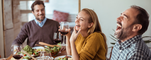 pjtorres's tweet photo. Everyone loves gathering around the dinner table for a festive meal. But the costs for items like food, drinks and decorations add up quickly. Check out some tips from @CapitalOne on how to host a holiday dinner on a budget. https://t.co/c0f6Bz3Ypa https://t.co/yHvTjkQ6DY