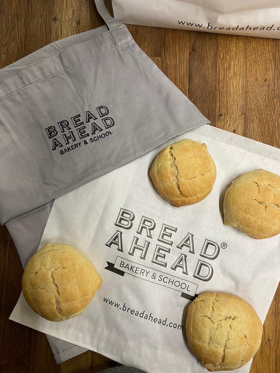 StephMKnight's tweet photo. We then took part in a Japanese baking class with @BreadAhead. We had so much fun making a rice flour loaf, melon pan and cheese buns. Thank you for a wonderful afternoon 😊🇯🇵 https://t.co/pi9lIJiwMo